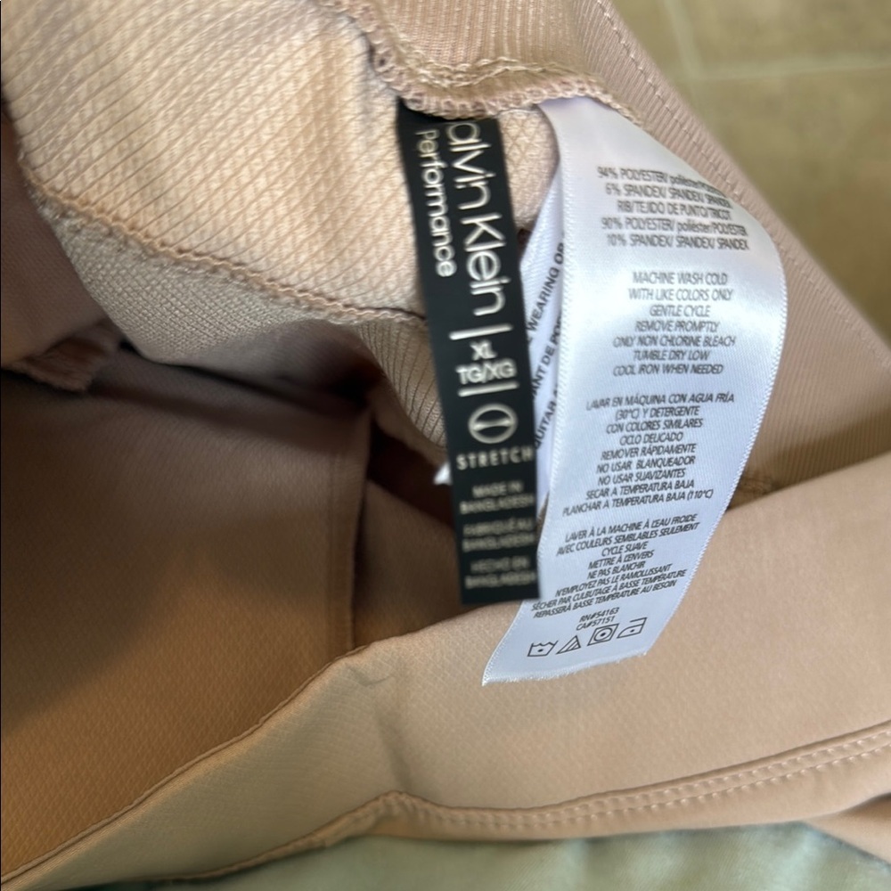 New Calvin Klein Tan Cargo Shorts with Classic Design - Picture 6 of 9